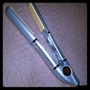 Ultra Chi silver hair straightener/flat iron